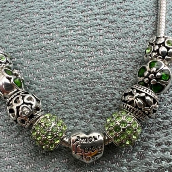 Elegant Silver & Green Charm Bracelet - Picture 5 of 5